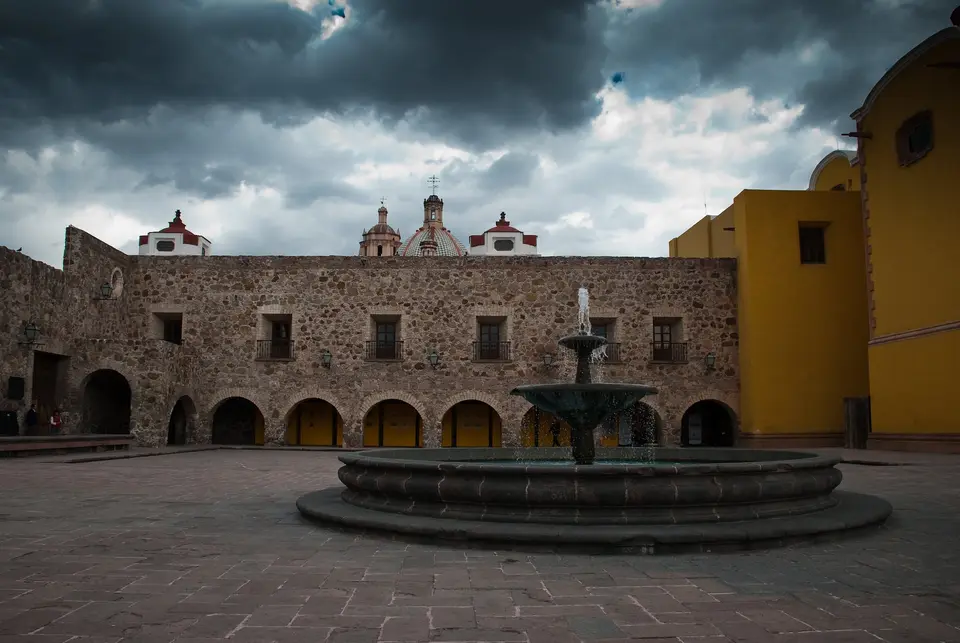 Plaza de Armas y Catedral Metropolitana de San Luis Potosí al atardecer
