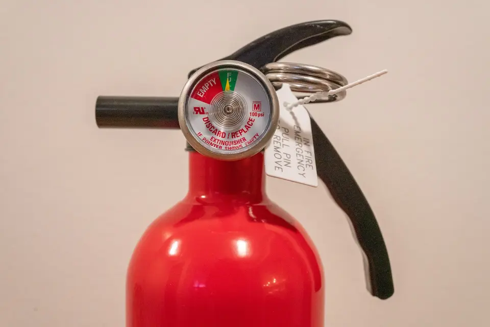Bodega industrial con sistema de rociadores contra incendio
